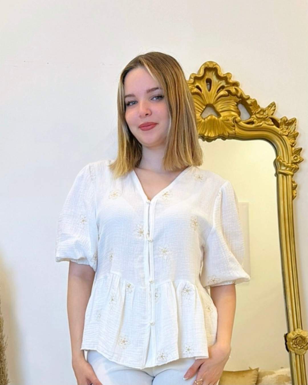 Chemise en coton brodé