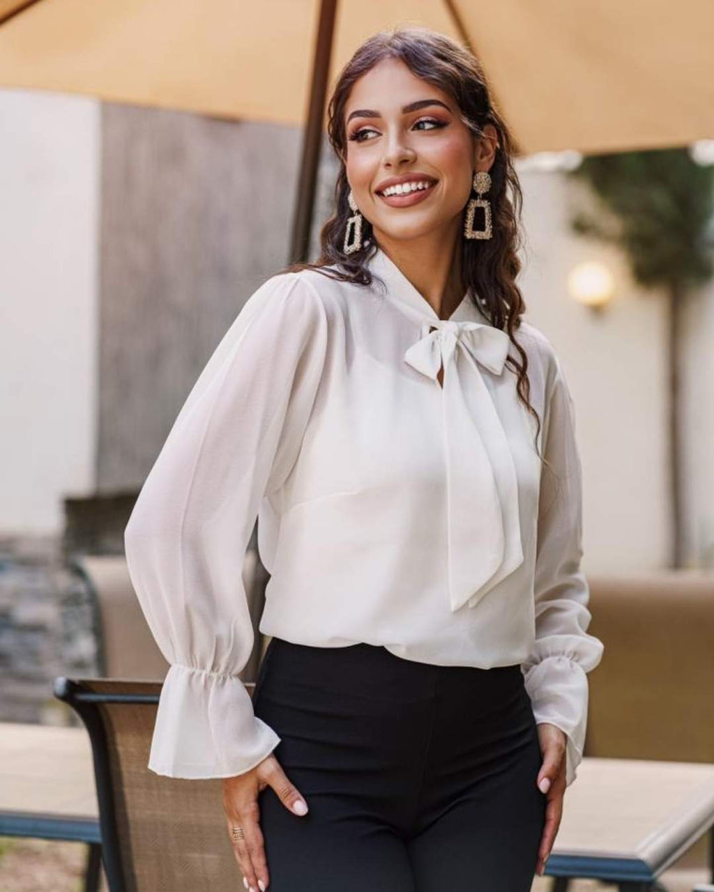 Chemise à nœud en mousseline