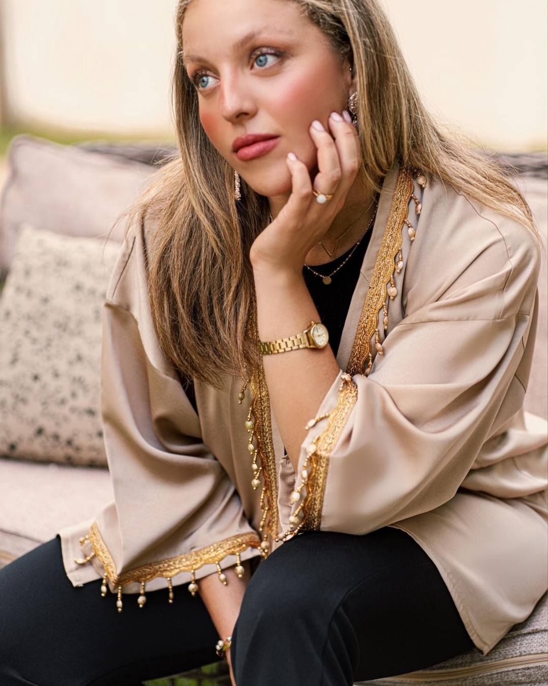 Kimono beige au fil doré