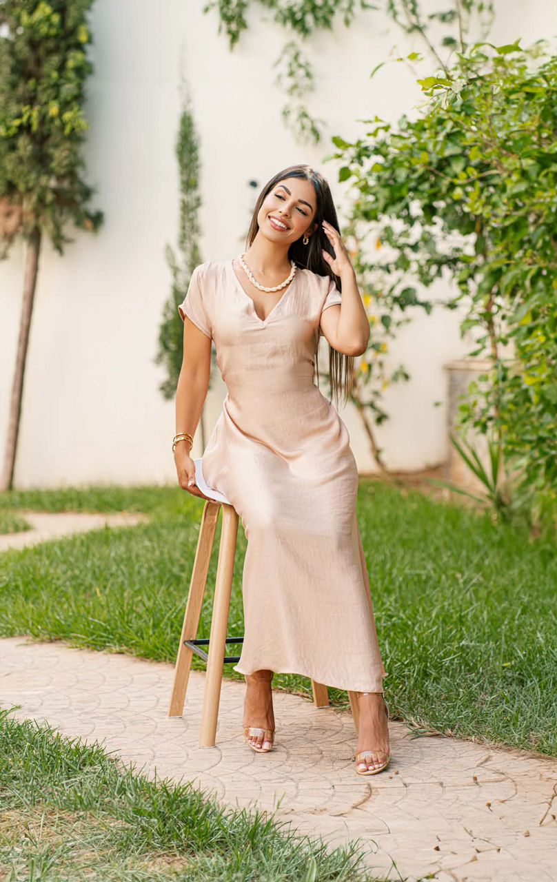 Robe satinée à lacets