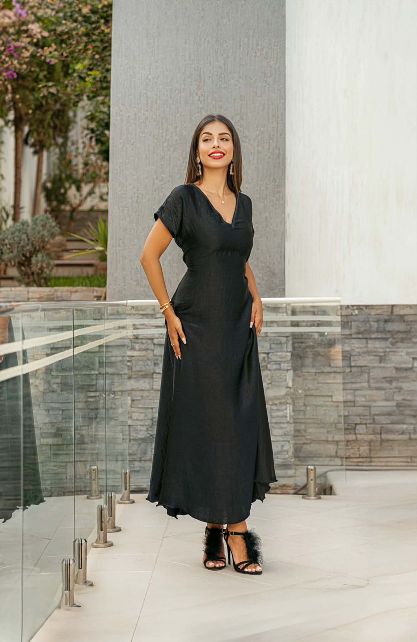 Robe satinée à lacets