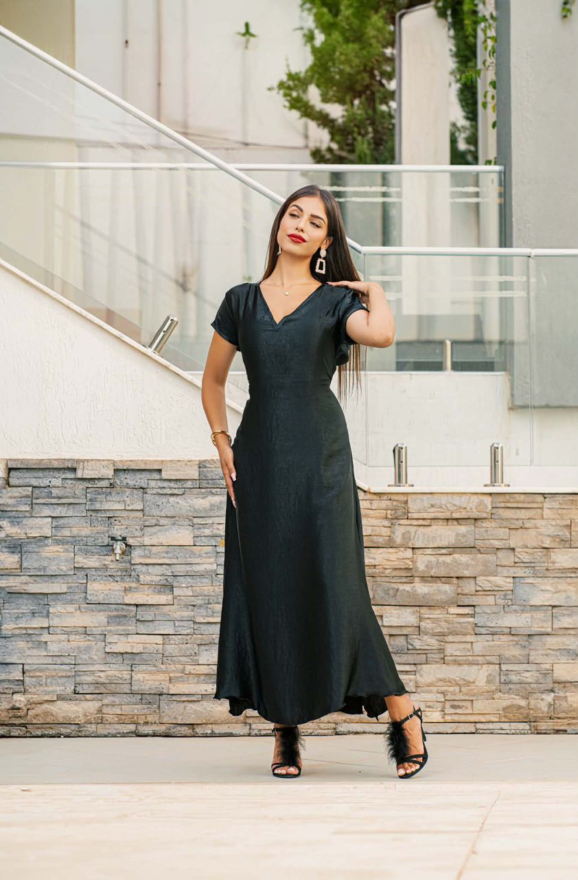 Robe satinée à lacets