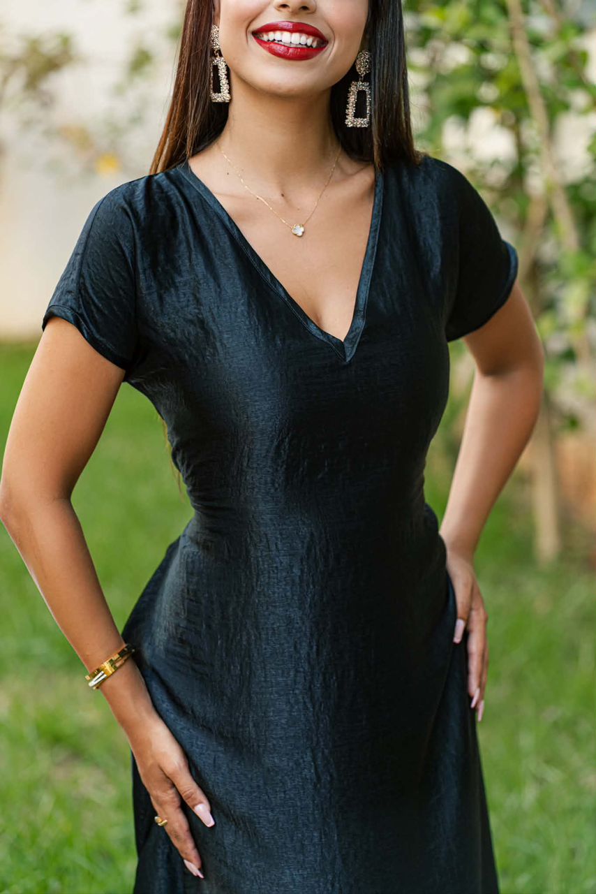 Robe satinée à lacets
